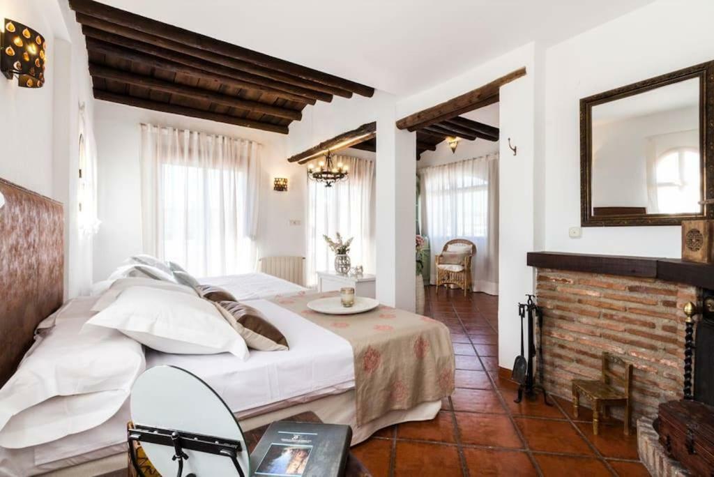 Ideal Para Grupos! Descubre Granada Villa Luaran gambar